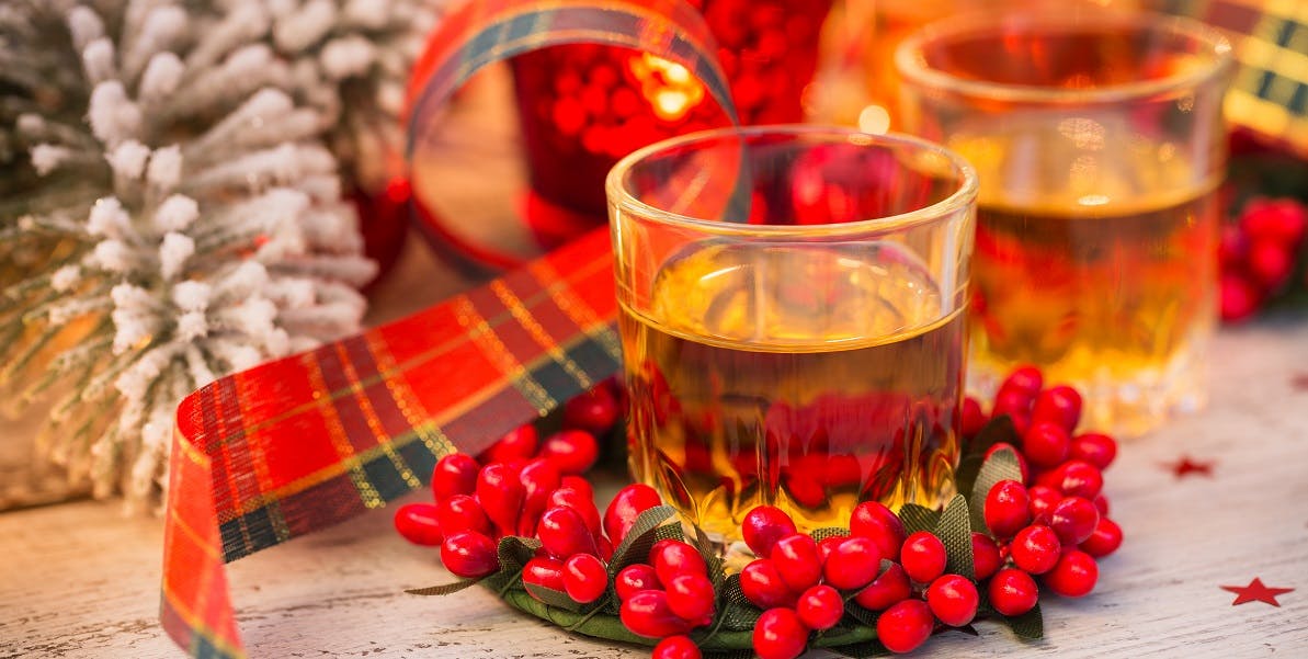 The perfect Christmas gin: make your own Christmas Cake Gin!
