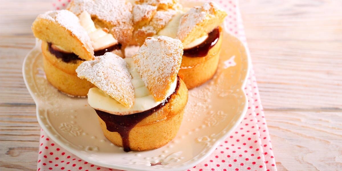 These Gin & Elderflower Fairy Cakes are angelic!