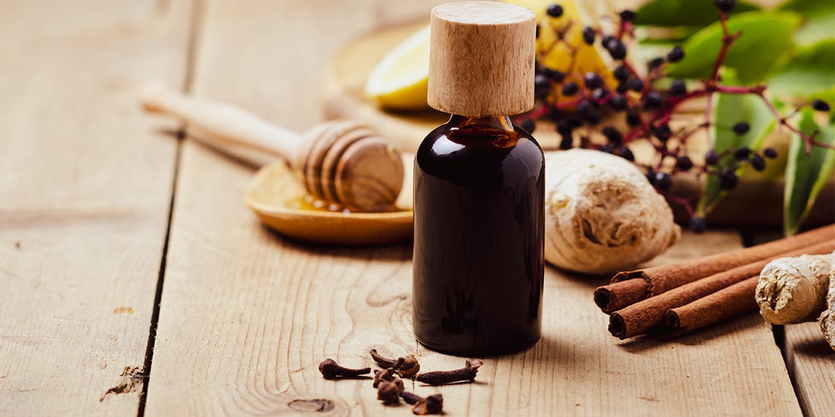 Make this easy - and delicious - cinnamon spiced syrup to warm up your cocktails this autumn!