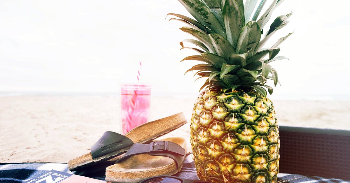 10 Things Gin Lovers need for a Summer Getaway