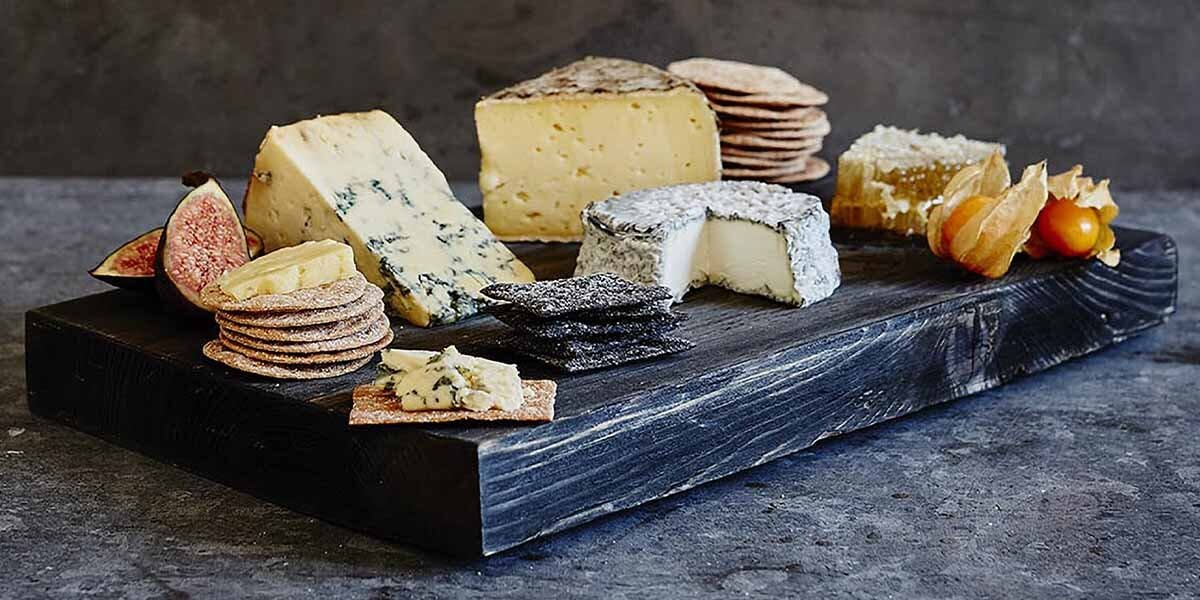 How to build a perfect cheese board to go with your gin!