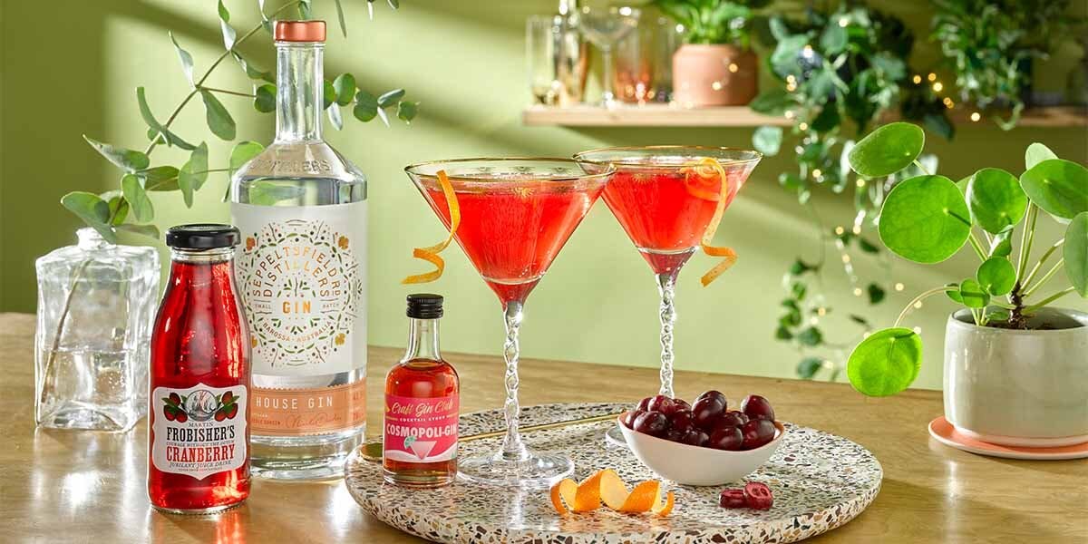 Our Cosmopoli-gin combines gin and cranberry juice in the most delicious way! 