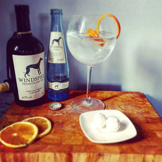 Which lucky gin lovers won a whole bottle of Windspiel? 