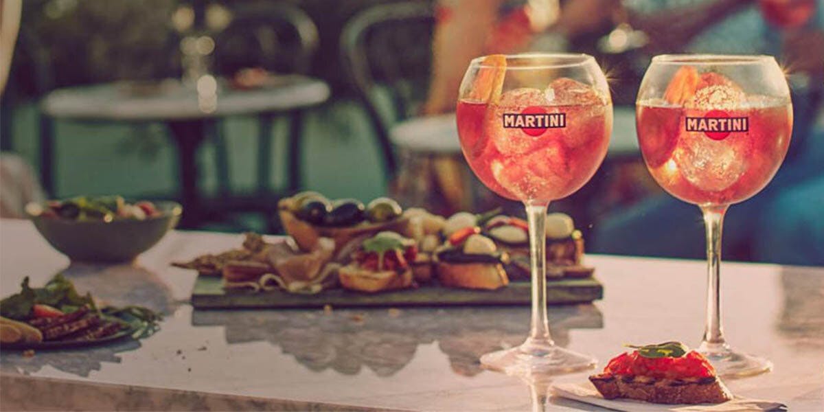 5 top tips for creating a glamorous Riviera-style cocktail hour in your own home this summer!