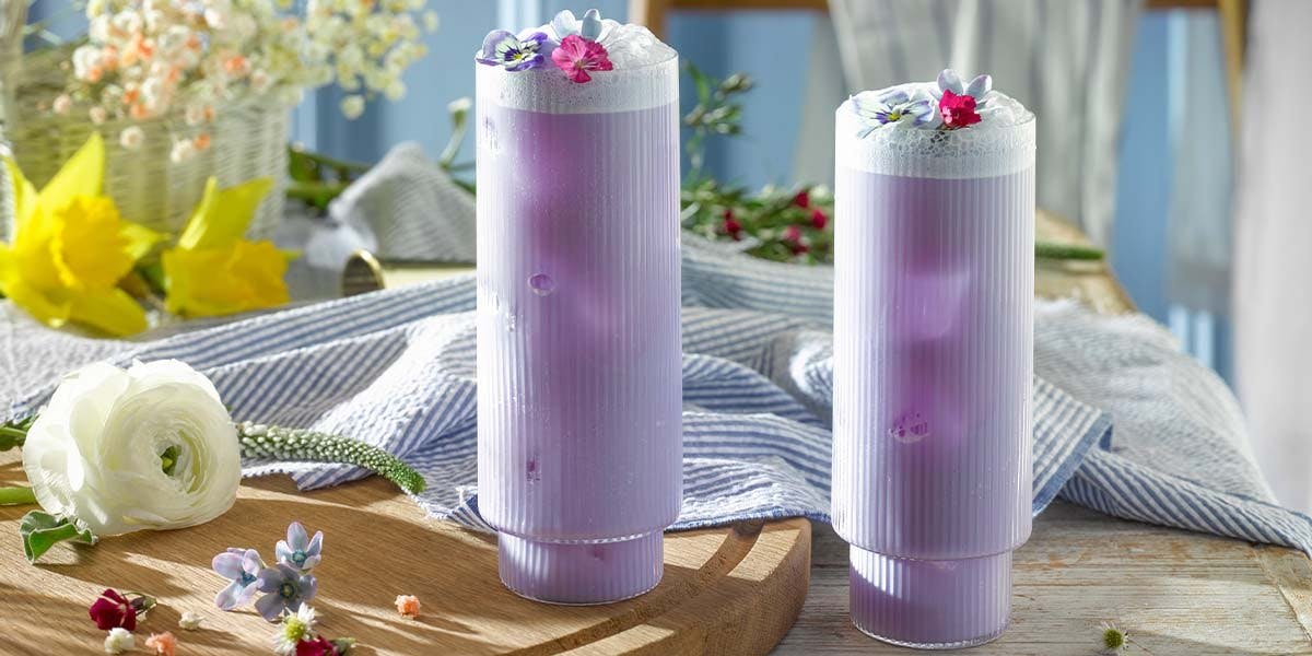 This beautiful spring Violet Gin Fizz uses colour-changing gin!