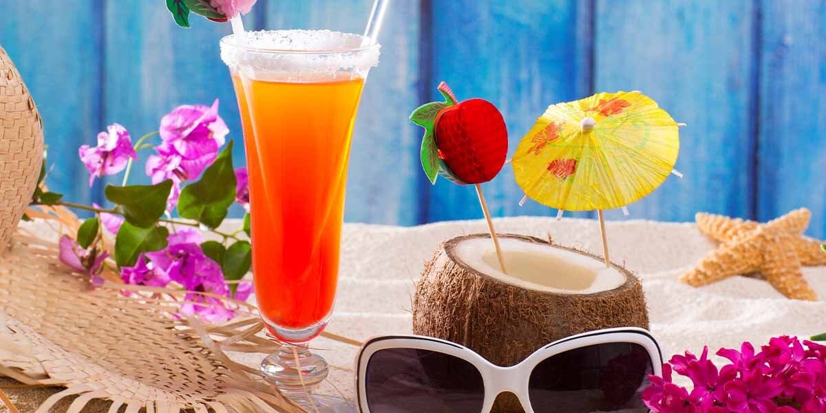 This gin-laced Sex on the Beach cocktail will take you to a very happy place (holiday, guys!)