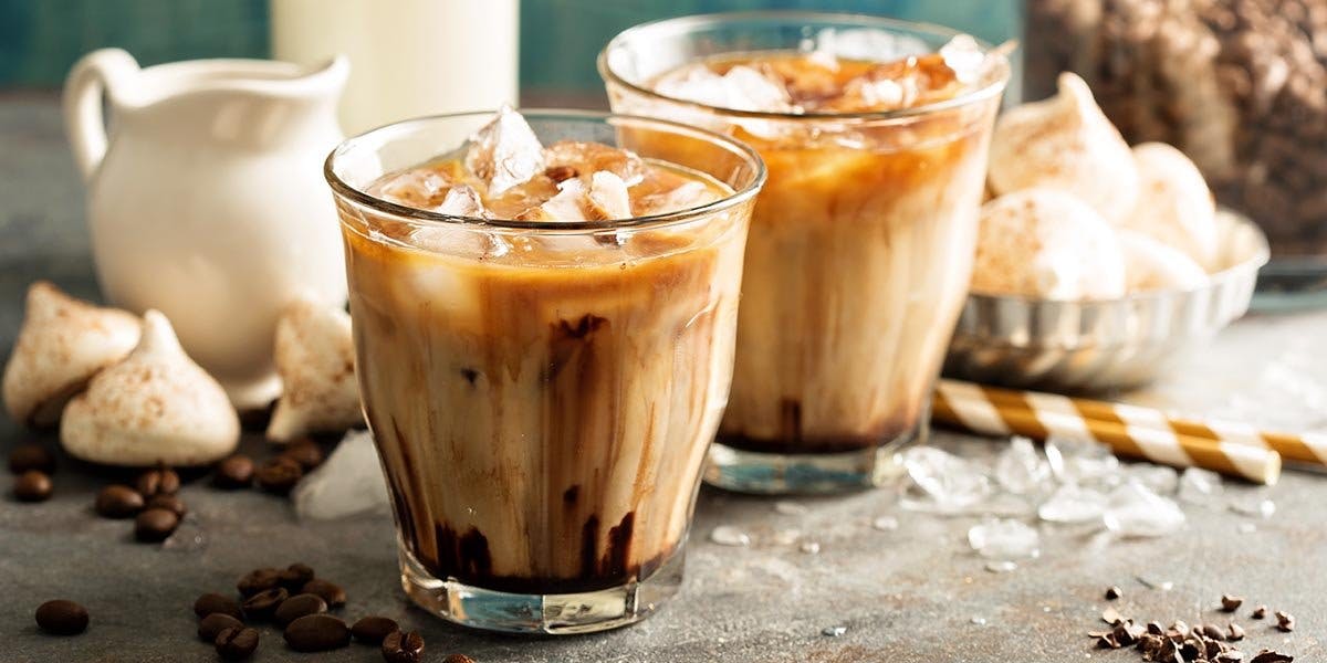 Coconut & Chocolate White Russian: this unbelievably creamy gin and Tia Maria cocktail is completely dairy-free!