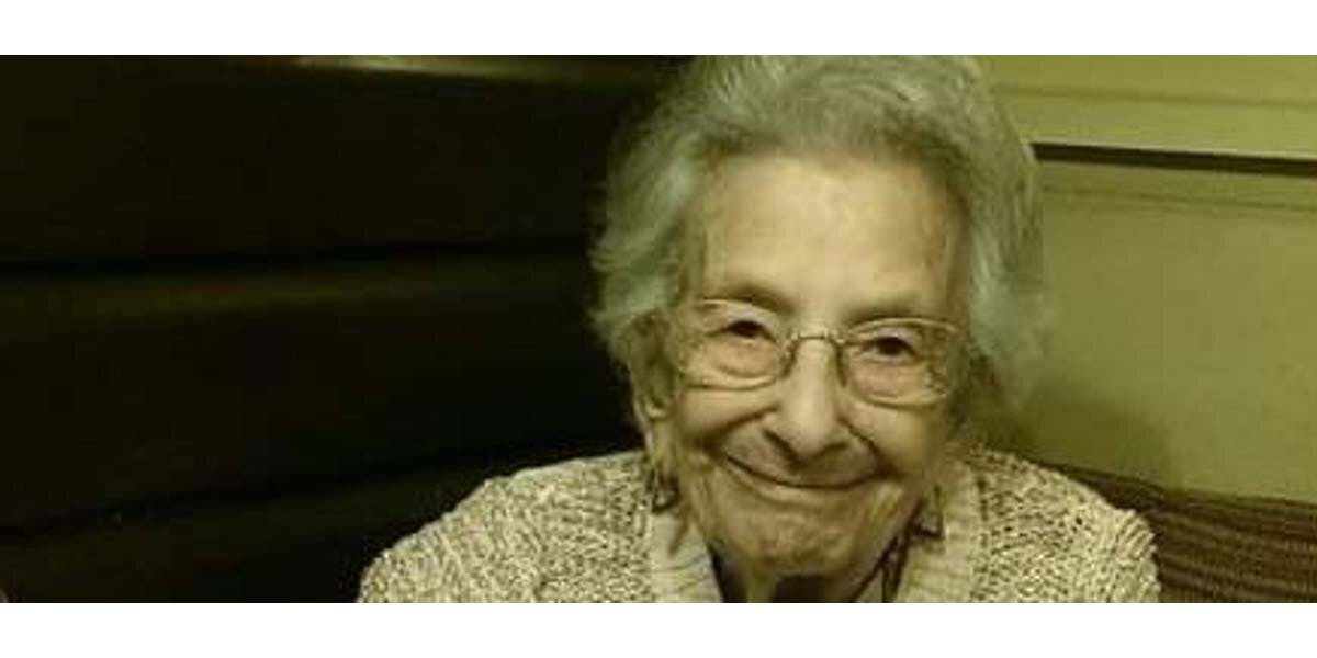 94-year-old gin-loving great-grandmother keeps the nation's spirits up on Twitter during lockdown!