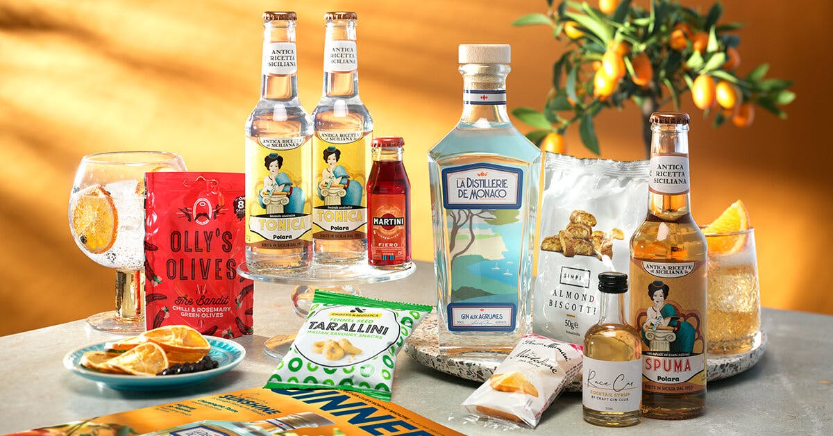 It's time to reveal our glamorous Gin of the Month box for May!