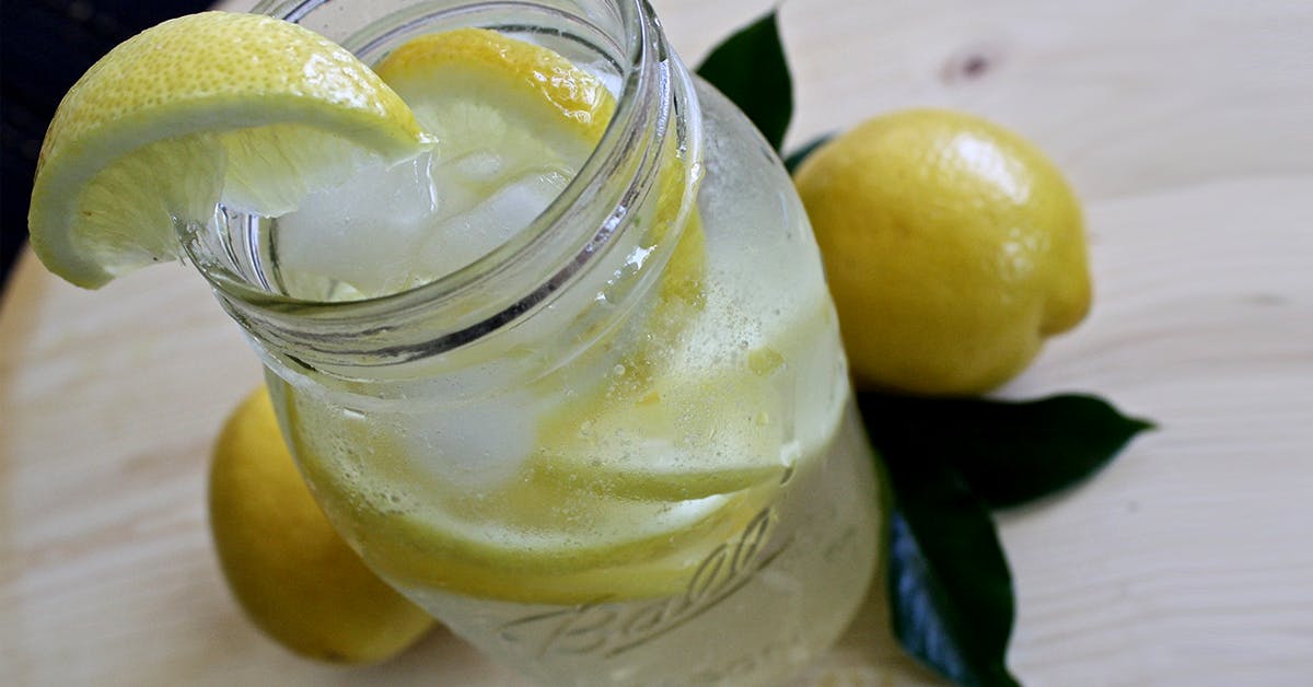 Cocktail: Gin and elderflower sherbet