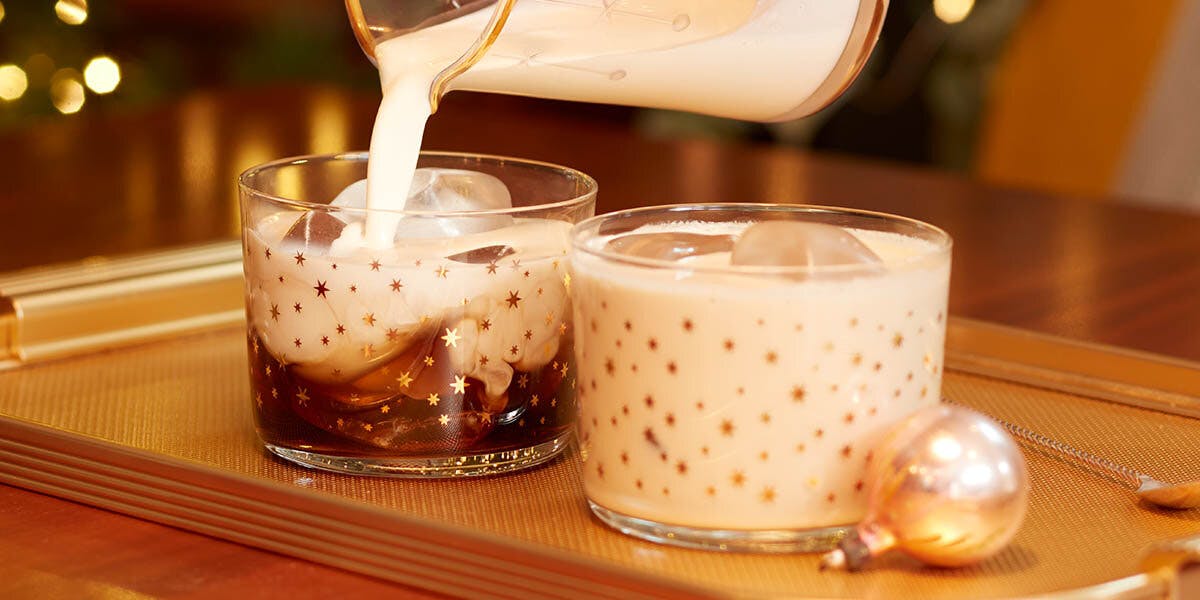 Hazelnut, cream, Tia Maria and gin combine to create this fabulous Christmas cocktail! 