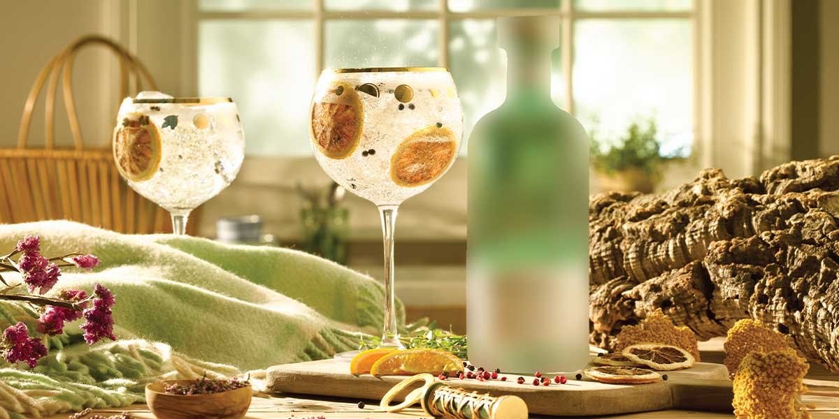 *Gin SPOILERS* Discover what's inside Craft Gin Club's July 2023 Gin of the Month box!