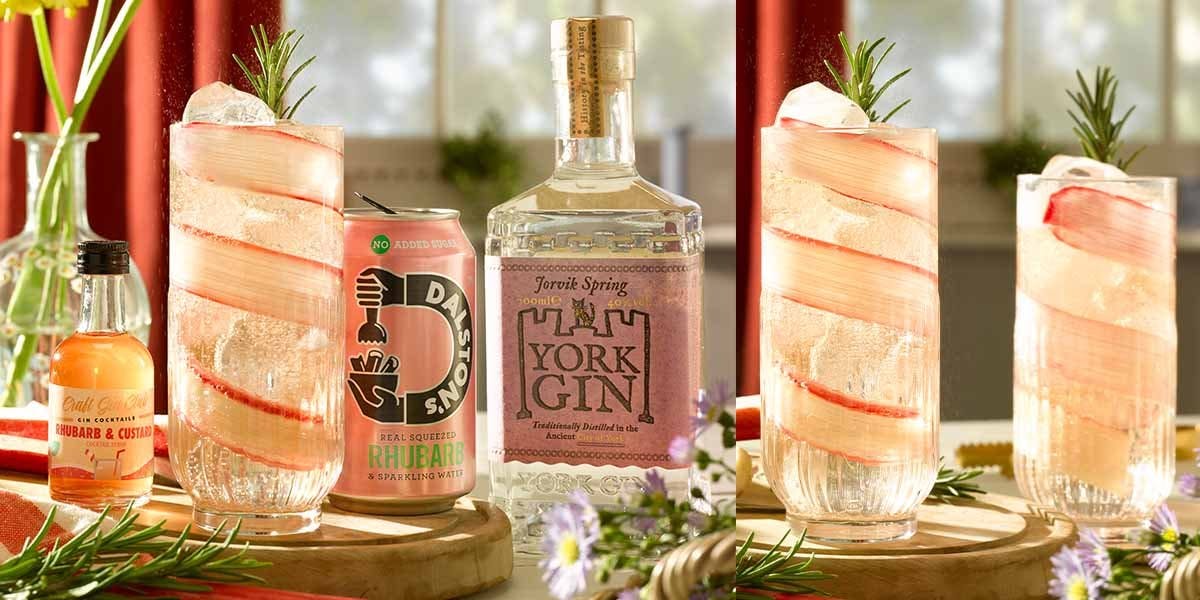This rhubarb and custard-flavoured gin cocktail recipe is SO delicious! 