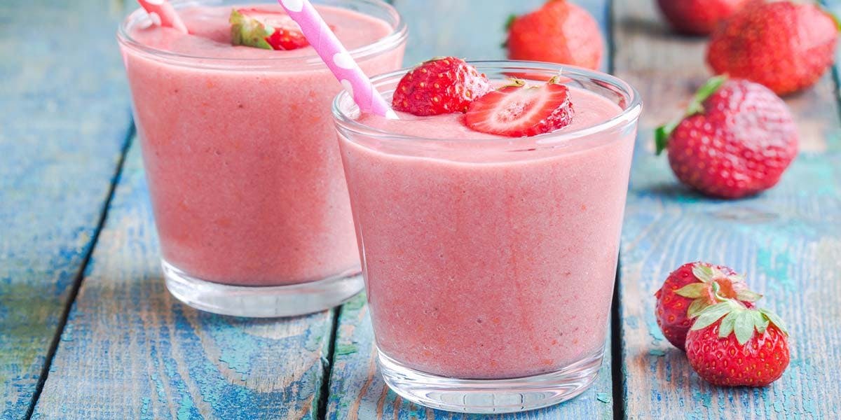 You have got to try this creamy Strawberry Jam & Gin Daiquiri!