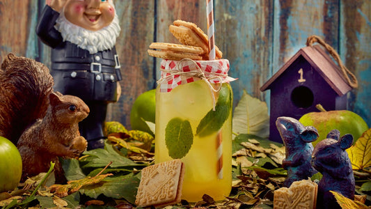 Garnish this autumnal cocktail with a custard cream! 