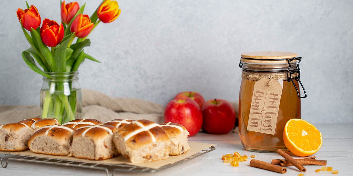 How to make your own Hot Cross Bun Gin!