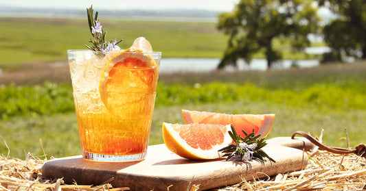 This 'Highland Fling' cocktail is the result of a love affair between Scottish gin & sparkling wine!