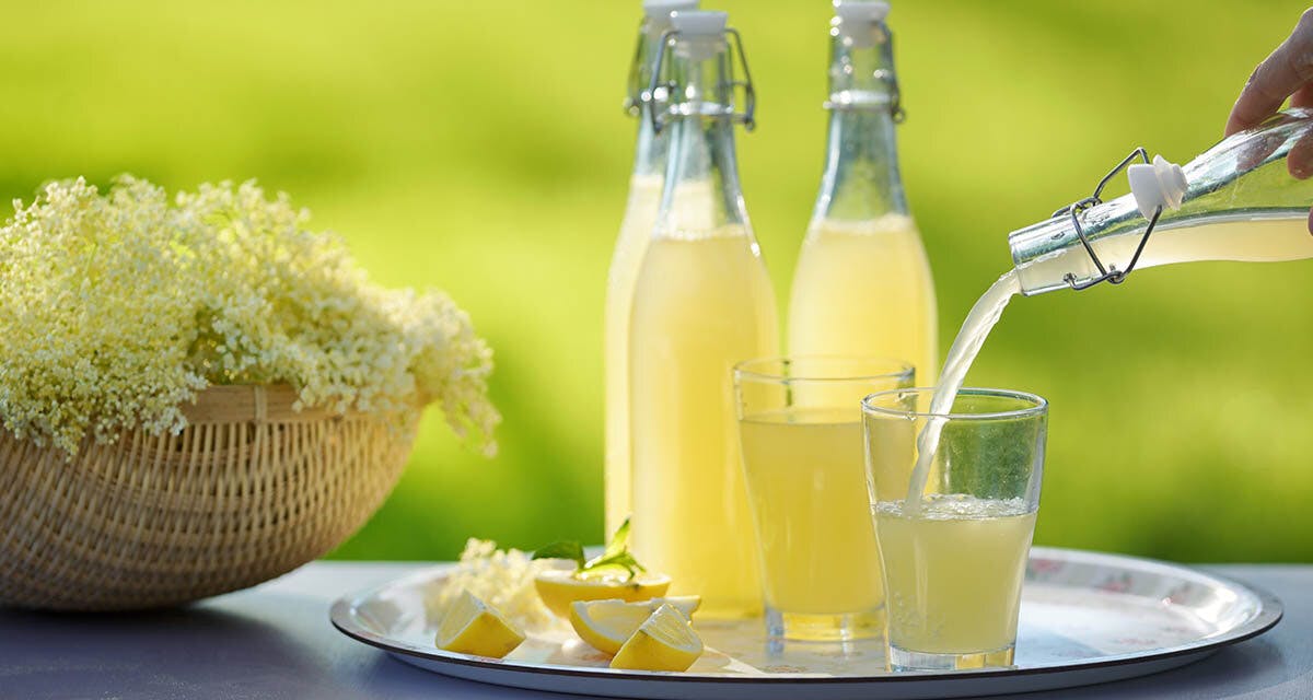 How to make your own beautiful elderflower gin!
