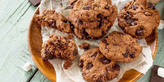 Baking cookies while drinking gin cocktails is the perfect way to spend a night in! 