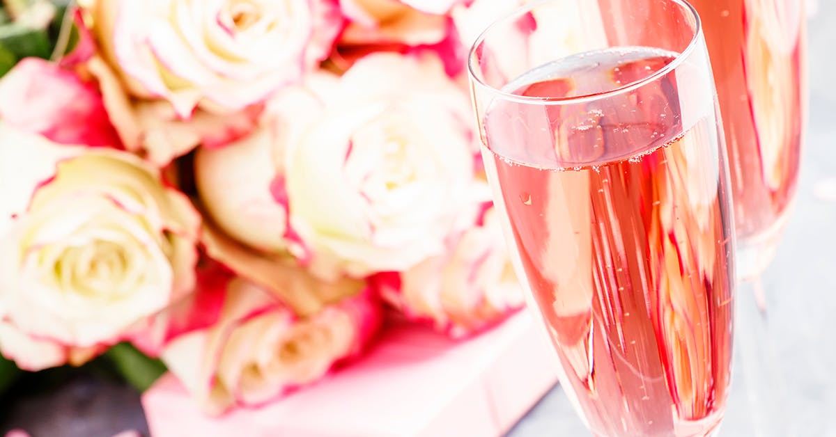 The most intriguing kissing traditions from around the world and kiss inspired cocktail