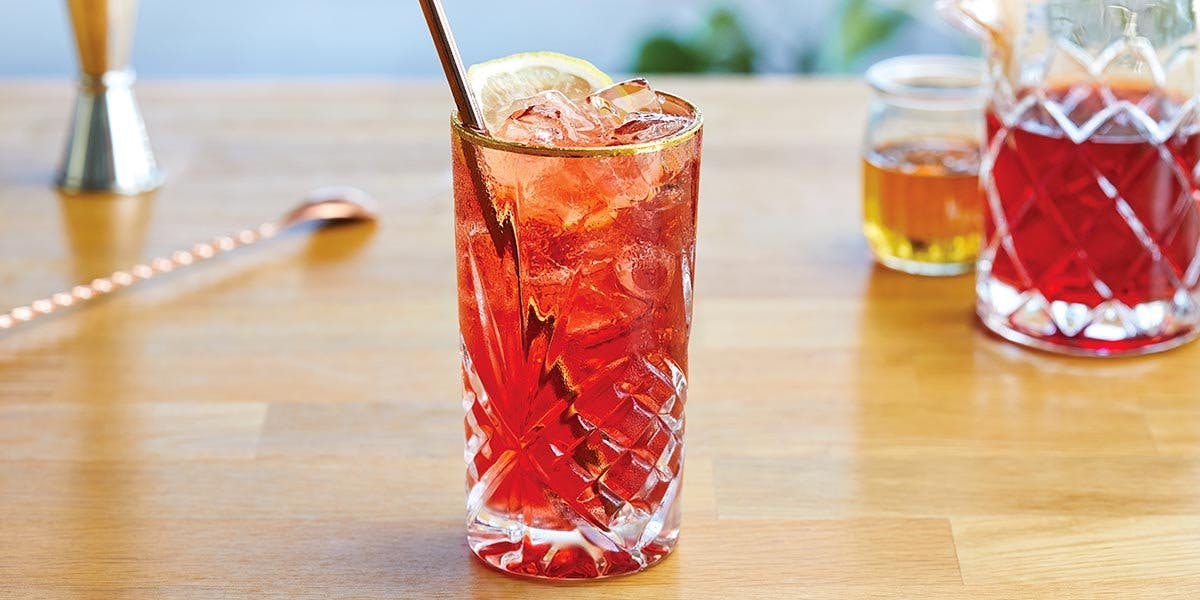 Cranberry juice, gin and amaretto come together in this gorgeous cocktail recipe!