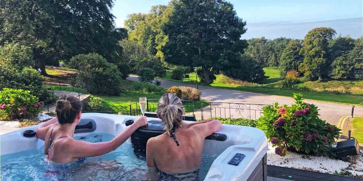Win GIN and the staycation of your dreams with Craft Gin Club and Classic British Hotels!