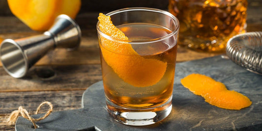 Discover everything you need to know about whisky and whiskey! 